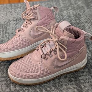 Nike Lunar Force 1 Duckboot WaterShield Pink Women’s 7.5